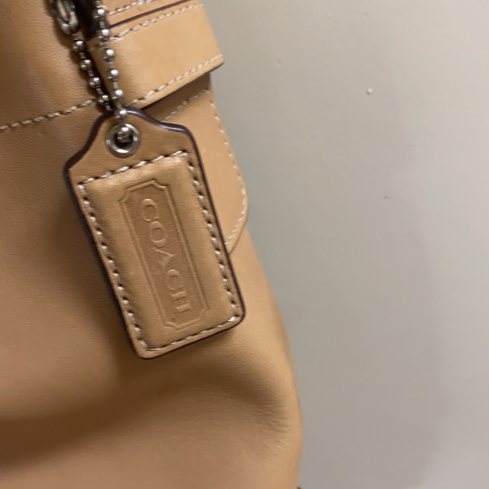 Coach Purse. - Picture 5 of 5